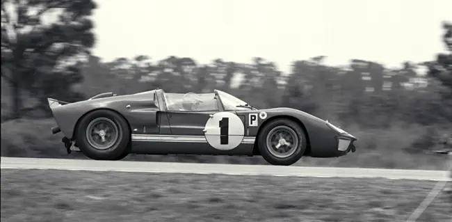 一场赛车史上的传奇战役,让这个汽车品牌名垂千古_福特_法拉利_勒芒