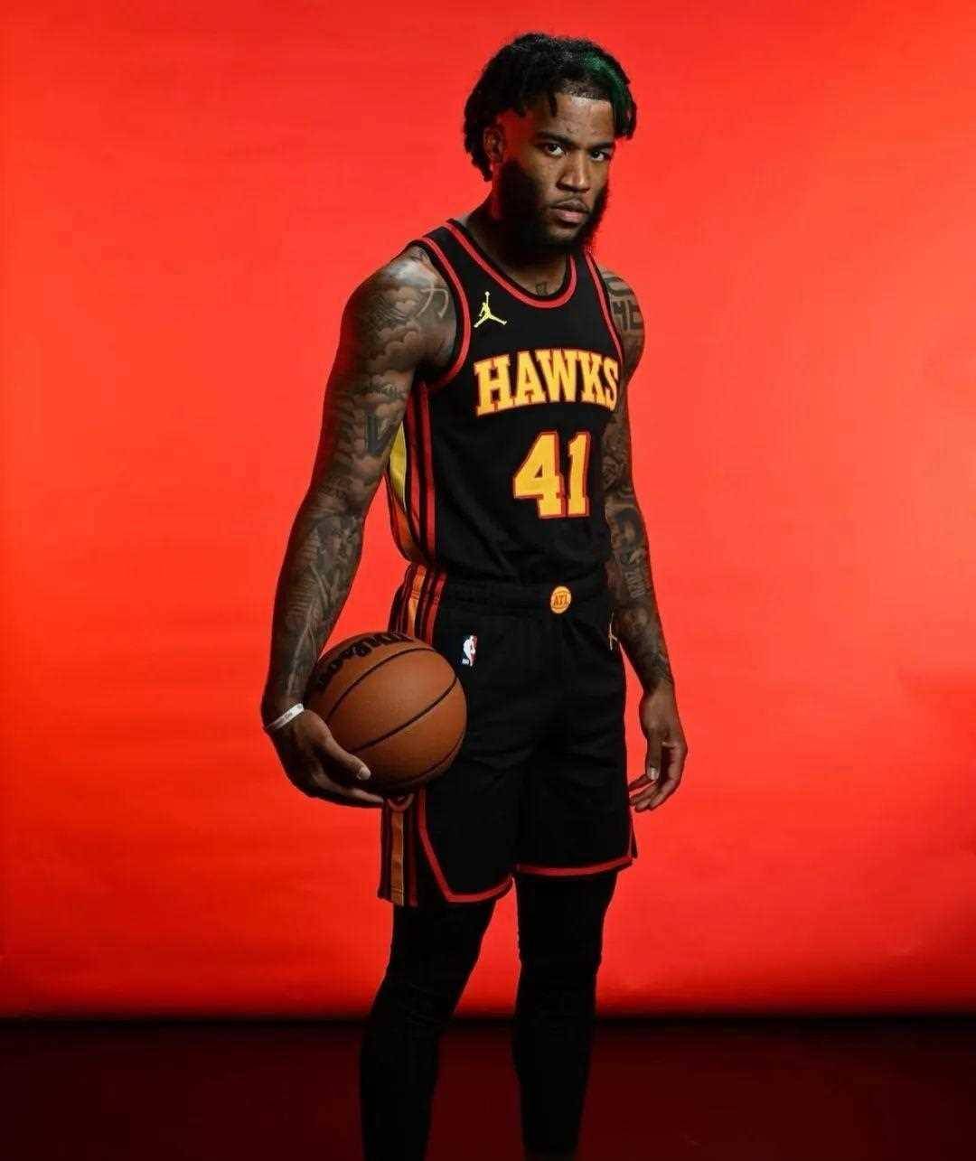 原创萨迪克膝盖伤势严重十字韧带撕裂他是否能获得高薪合同呢