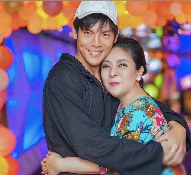 原创向佐和向佑被吐槽长相发文怒怼不要写我弟弟不会原谅任何人