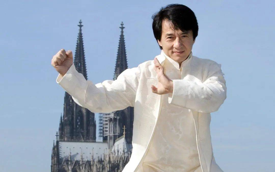 原创成龙70岁近照曝光引关注