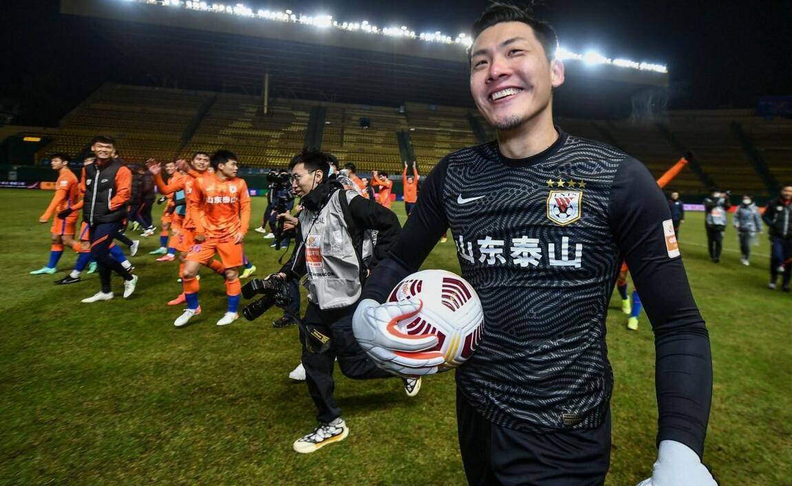 原创震撼全场王大雷神级扑救让质疑者闭嘴谁说不如颜骏凌