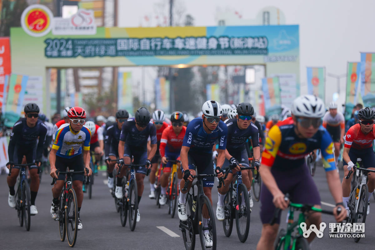 徜徉油菜花海天府绿道国际车迷健身节新津站落幕