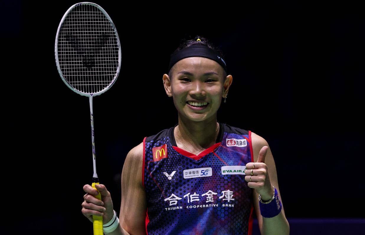 半路杀出一个程咬金,羽毛球巴黎奥运女单金牌,f4都没戏了_马林_受伤