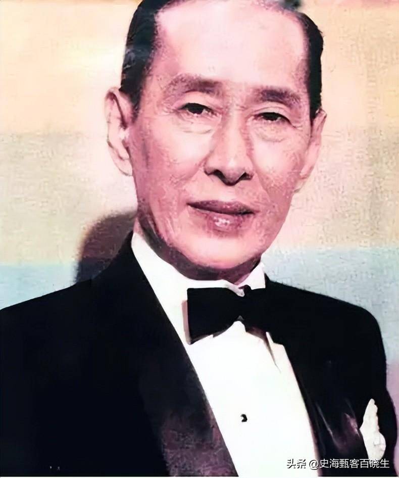 邓永祥在17岁时,辞别其师何寿年,拜广东名伶薛觉先为师,经薛觉先介绍