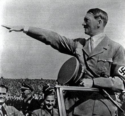 原创2017年128岁老人自称希特勒躲藏72年不想躲了还拿出75件物证