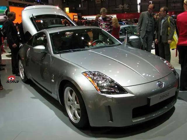 直到2002年,缓过劲的尼桑推出的第五代350z,则被国内广大车迷所熟知