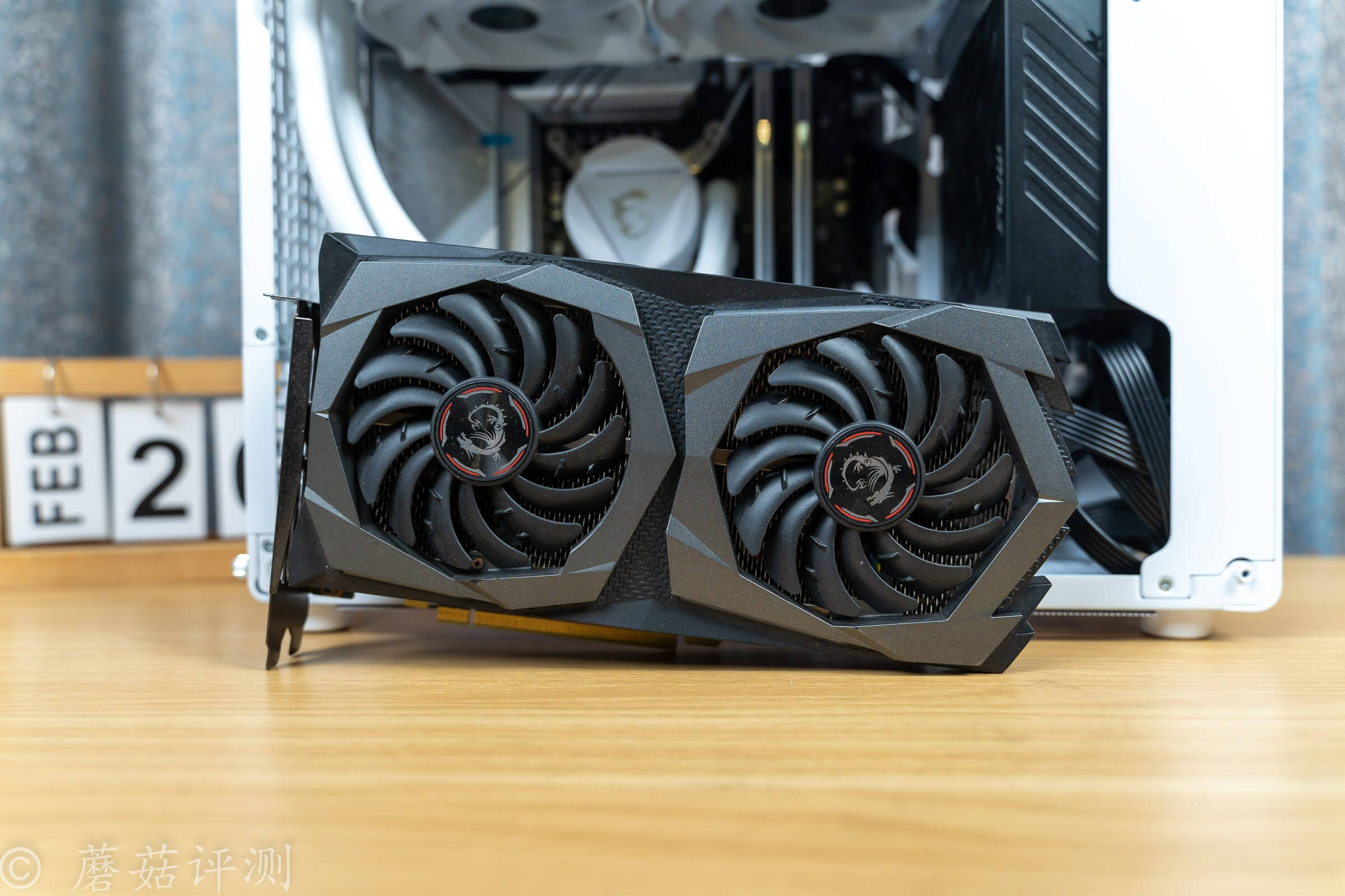 ▼显卡,这里用的是微星的gtx1660 super魔龙.