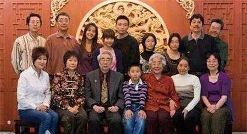 原创鲁迅去世时儿子仅八岁现如今他的后代怎么样了