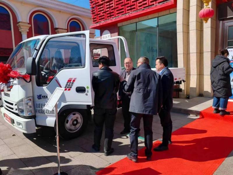 品质轻卡提振市场信心 乌鲁木齐发布庆铃五十铃新100p_搜狐汽车_搜狐