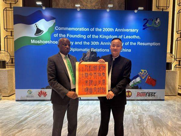 受教于仇高驰,李双阳,汪永江,刘景芳,刘彦湖等名家,有幸拜仇高驰教授