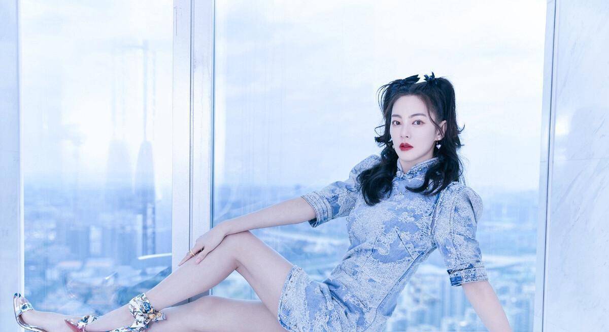 别的艺人都是扬长避短可偏偏张雨绮是个例外缺点全都展露出来