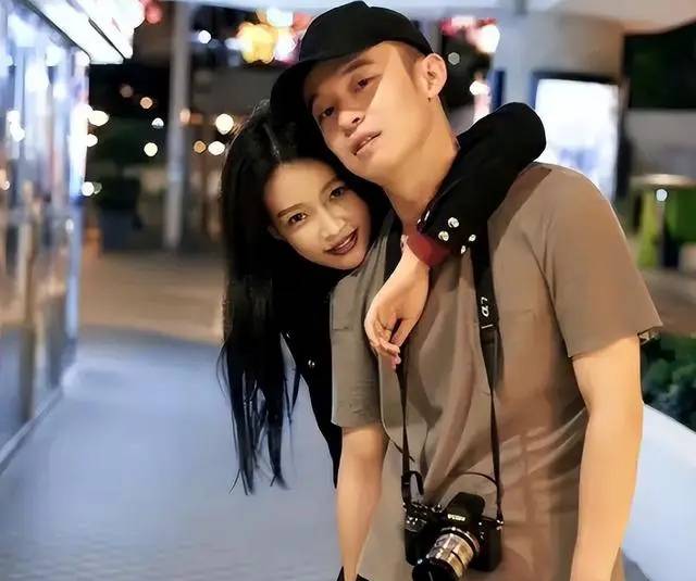 由任嘉伦和邢菲主演的《烈焰》开播后,剧中造型遭到诟病,他的演技也