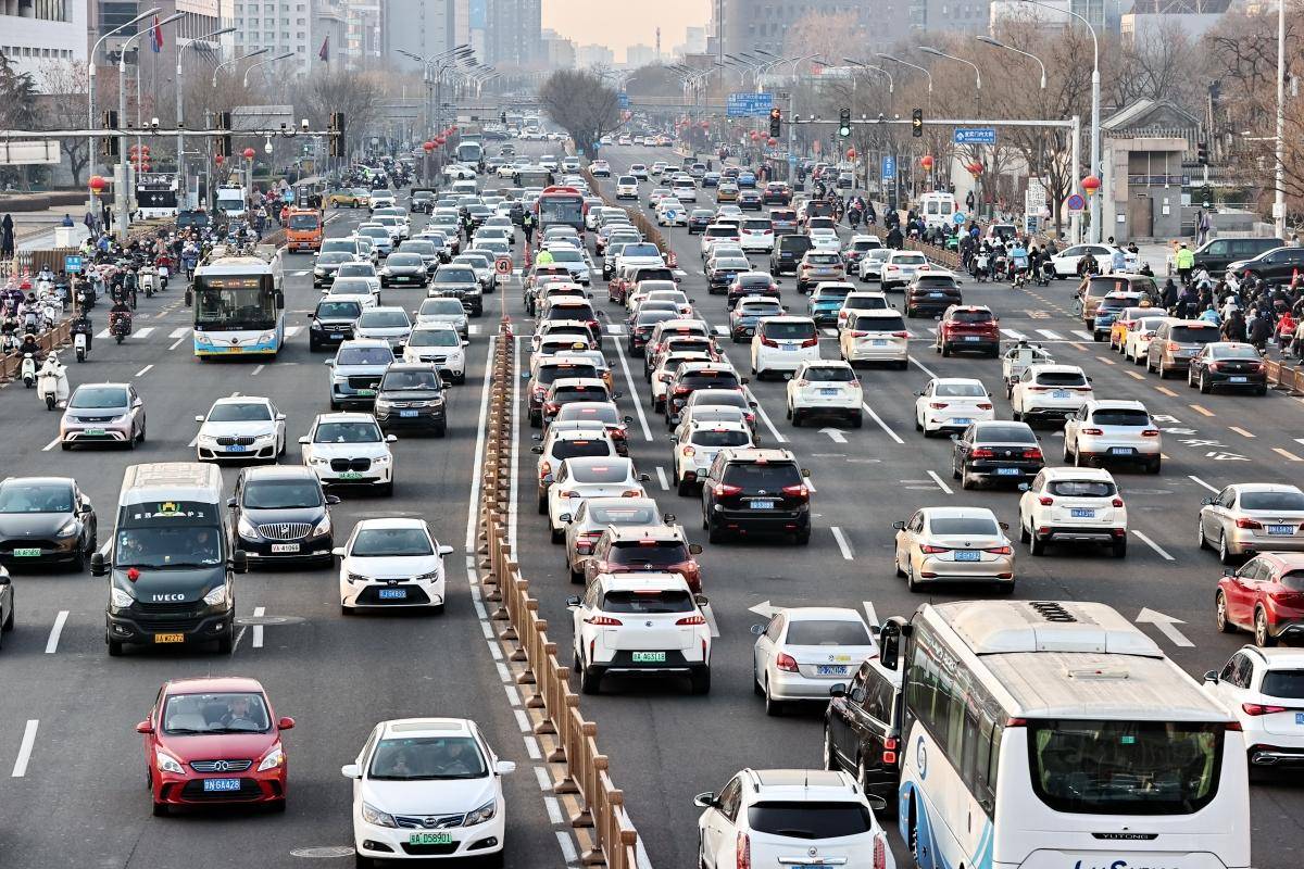 etc卡与车辆牌照信息紧密相连,实行的是"一车一卡一标签"的原则,它