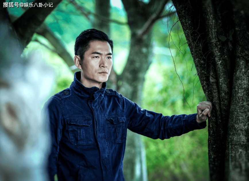 原创他是陆毅同班同学与初恋女富婆结婚16年零绯闻15岁儿子不像他