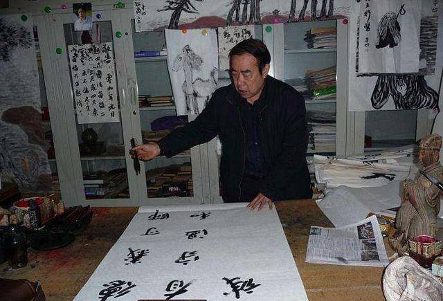 原创中国作家贾平凹还是一个书法家字画明码标价引起巨大争议