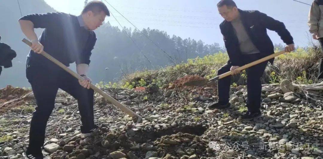 新晃县禁毒社工禾滩镇开展绿色禁种铲毒宣传活动