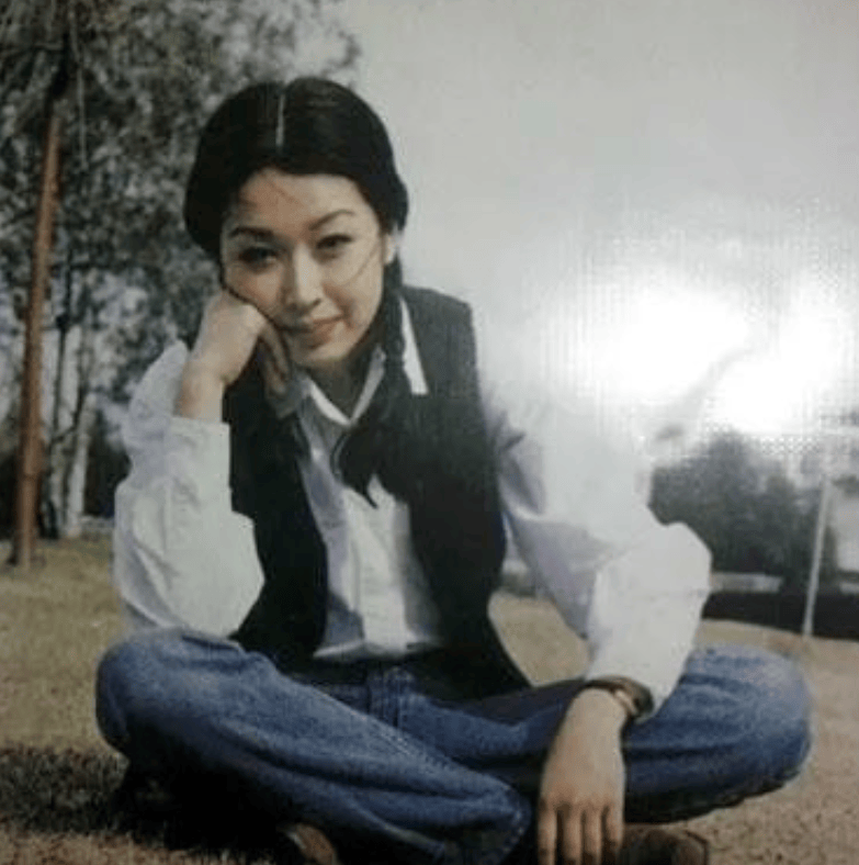 著名歌手孙悦当红为爱隐退嫁富豪生冠军儿子如今近况如何