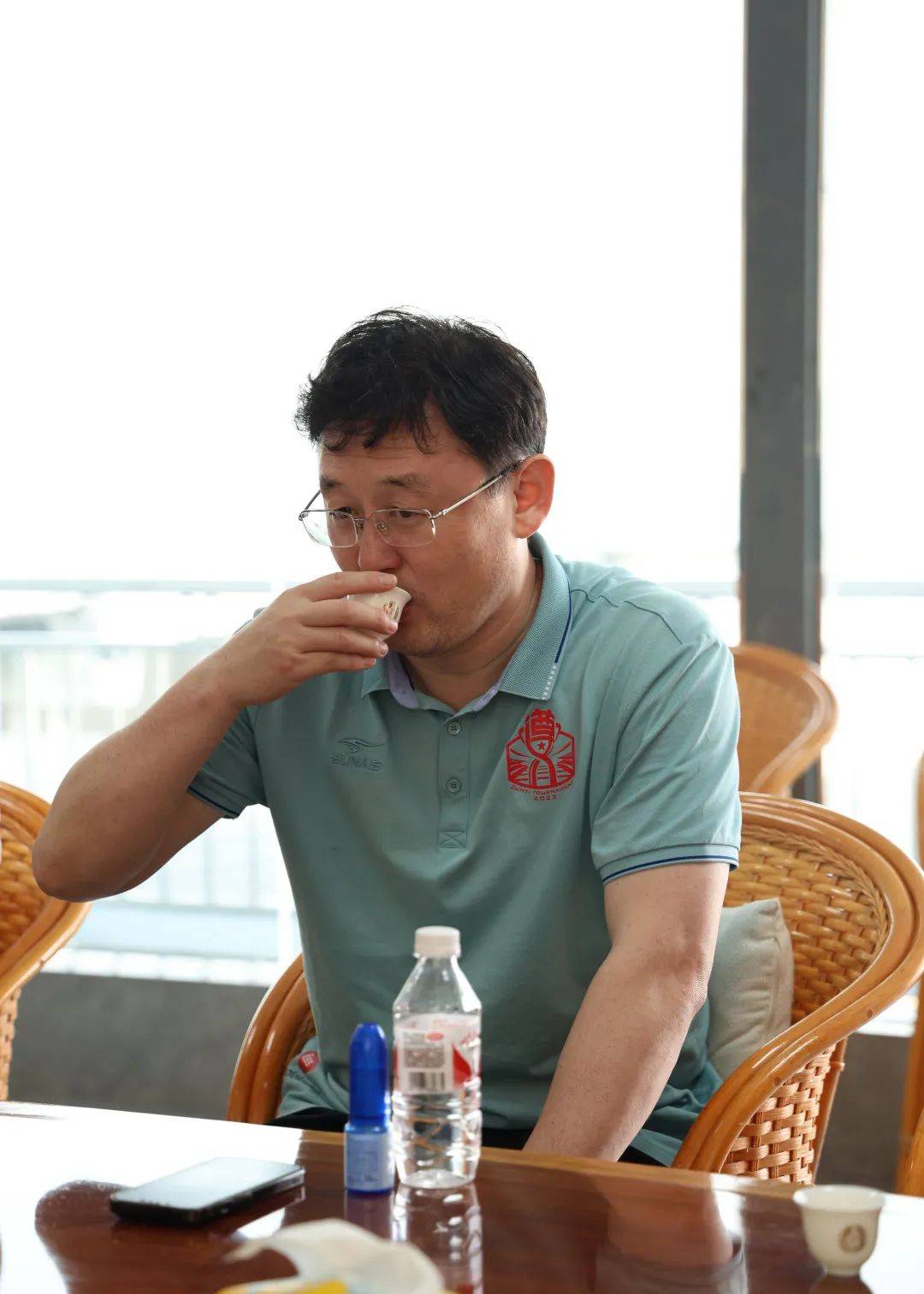 孙继海对普洱茶的热爱溢于言表,他盛赞普洱茶越陈越