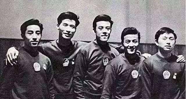 原创身患肺结核21岁夺得中国第一个世界冠军的容国团31岁自杀了