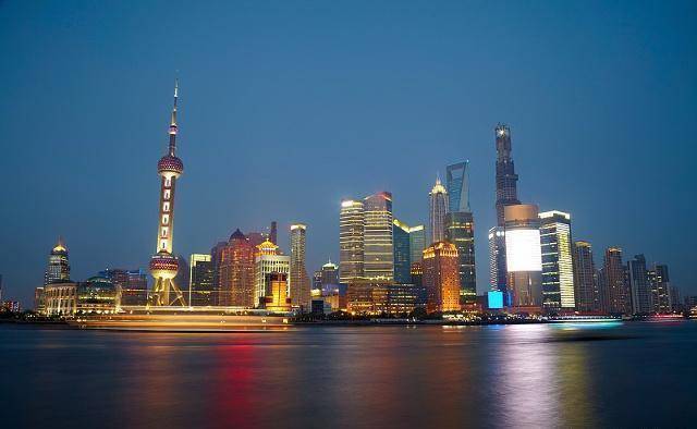 又富有人文特色的历史古镇,这座古镇距离上海市中心特别近,乘地铁可以