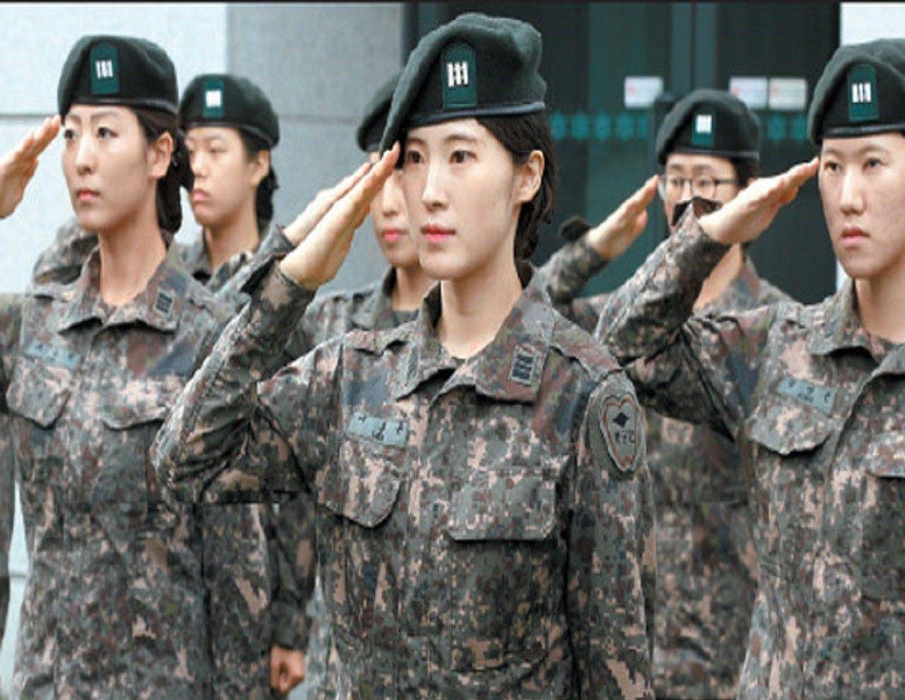 韩国空军女兵结婚当晚自杀,此前被多名上司侮辱,留下视频求公道_李