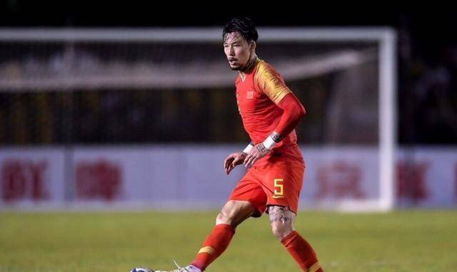 特别是王振澳,本赛季在上海海港队已经稳坐主力右后卫位置,展现出色