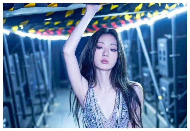 单依纯汪苏泷萧敬腾等群星加盟共同献艺