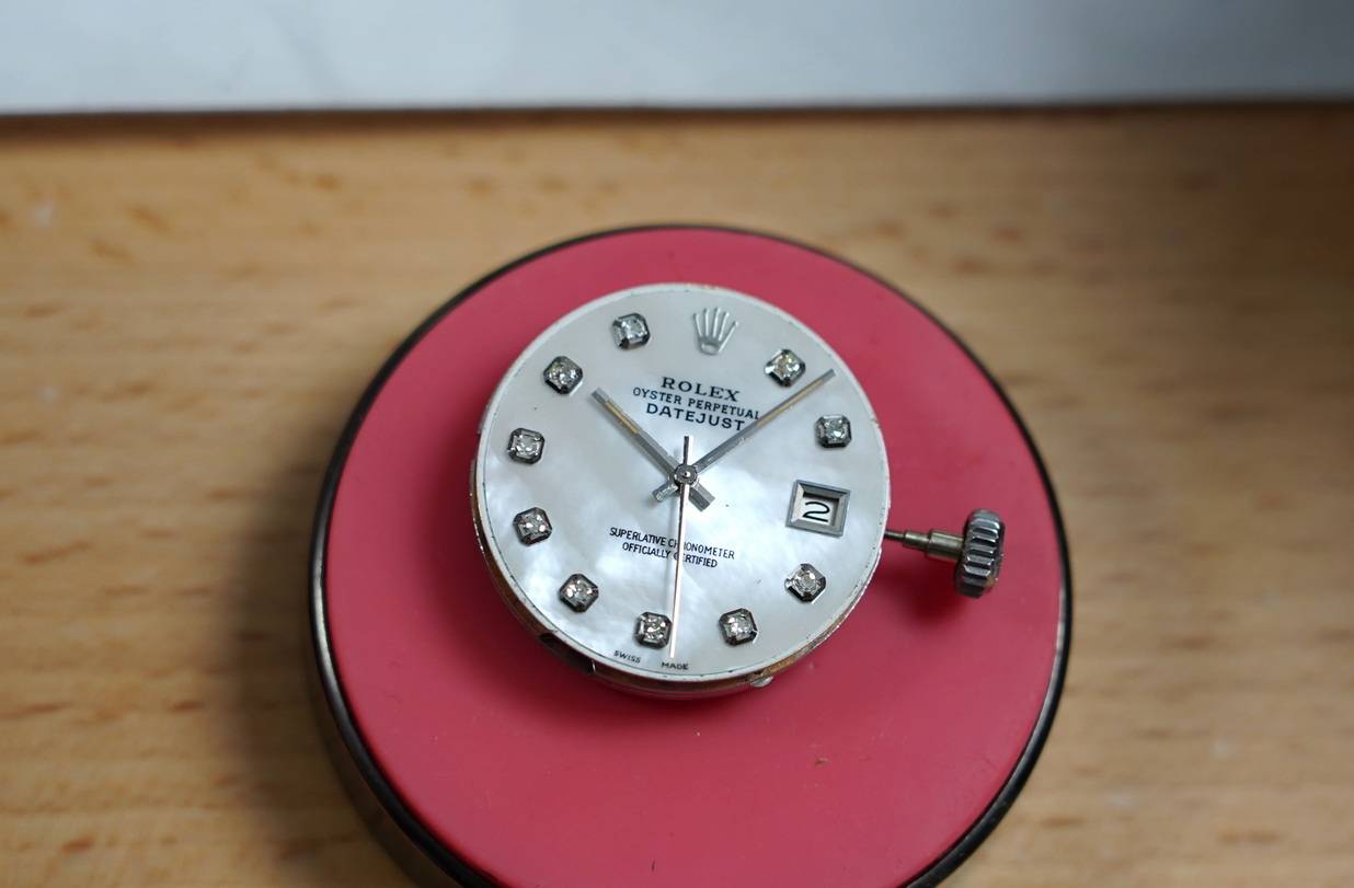 顶级钟表匠人除了技术,最值得称道是认真和态度_维修_积家_时间