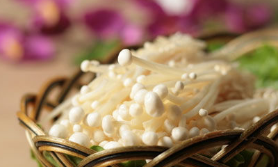 原创天然脑黄金金针菇和它做一起做色香味俱全给肉都不换