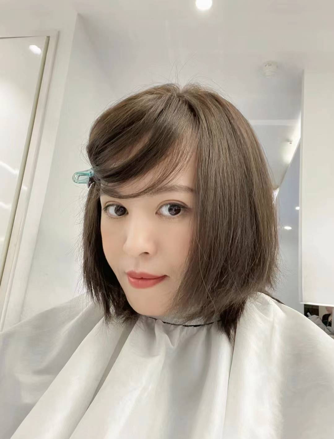 剪完就像狗啃的一样,大长脸顶个锅盖头,还显老_发型_脸型_脸部