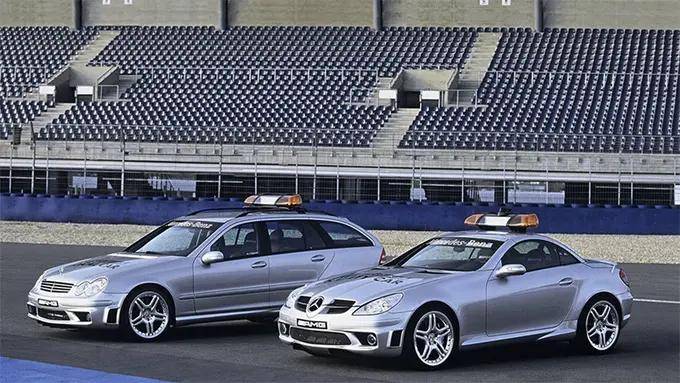 net/梅赛德斯-奔驰slk 55 amg成为了2004-2005年的安全车,该车减轻了