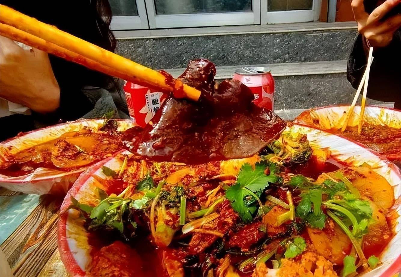原创天水麻辣烫爆火出圈到底啥味儿啊网友有点急事去天水一趟