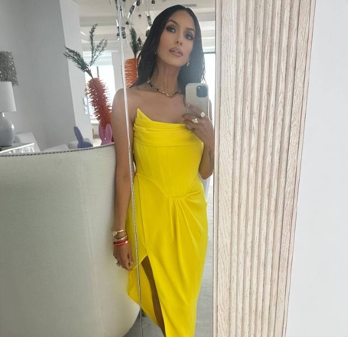 当约内斯库的婚礼登上热榜的时候,许多人以为图片中的瓦妮莎是某个