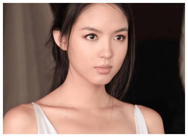 身姿曼妙美如画张梓琳夺目长腿惊艳