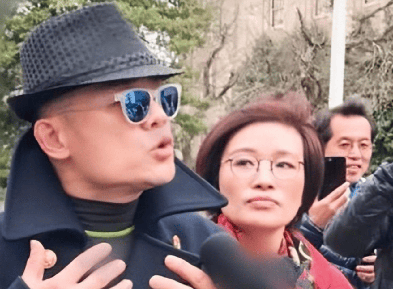 可另一边,周立波的老婆胡洁可是急的坐不住了,仿佛热锅上的蚂蚁一般.