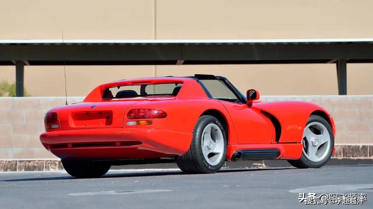 半成品超跑,带你了解经典且原始的第一代道奇viper_搜狐汽车_搜狐网