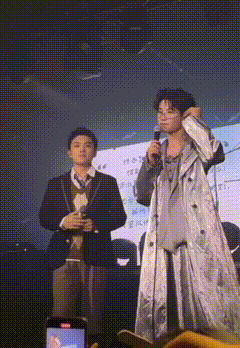 想知道星际精灵蓝多多里的蓝多多变成了搞笑男