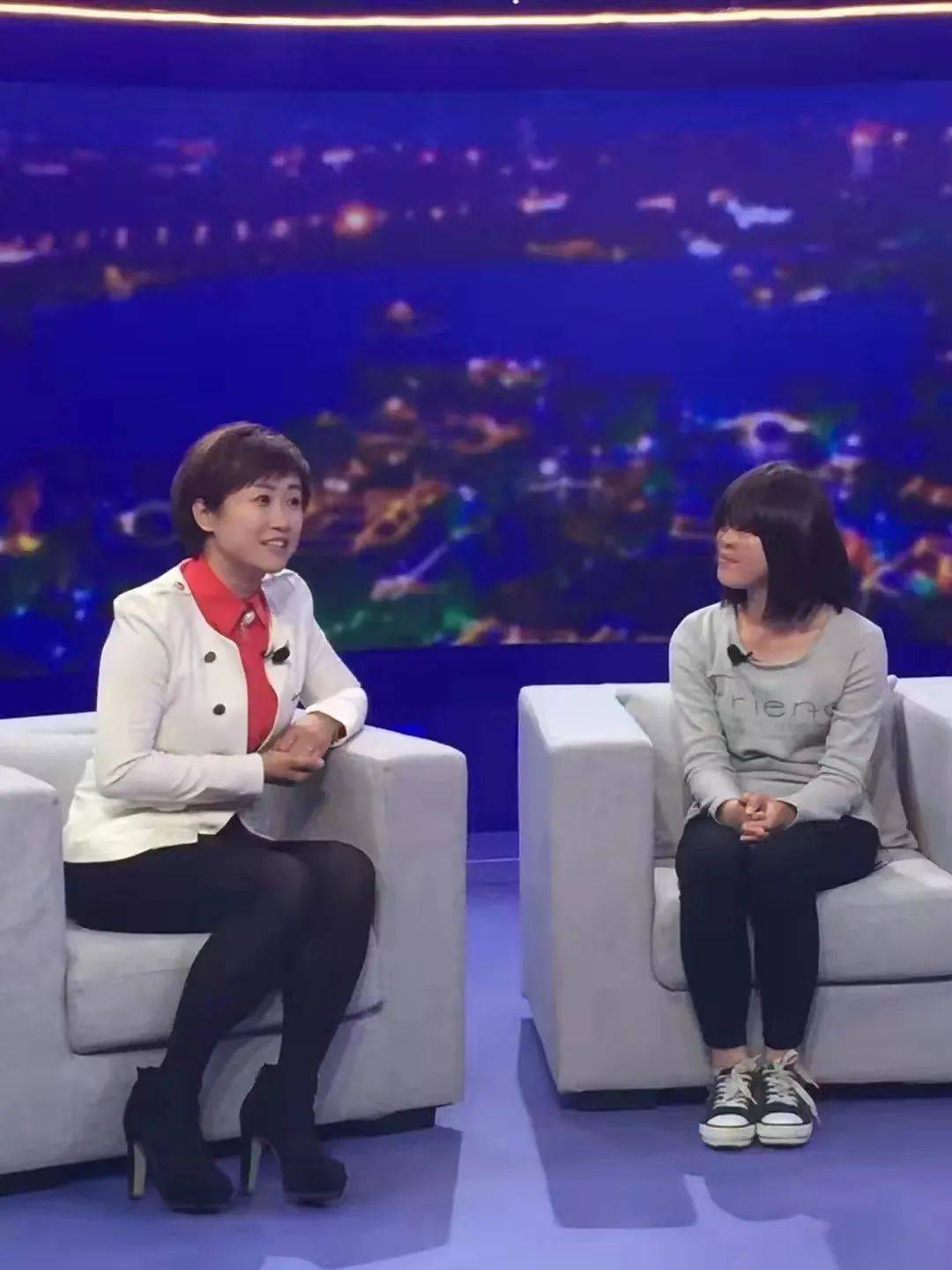 说起当年她采访的一个大哥,亚群的眼睛里闪烁着难以