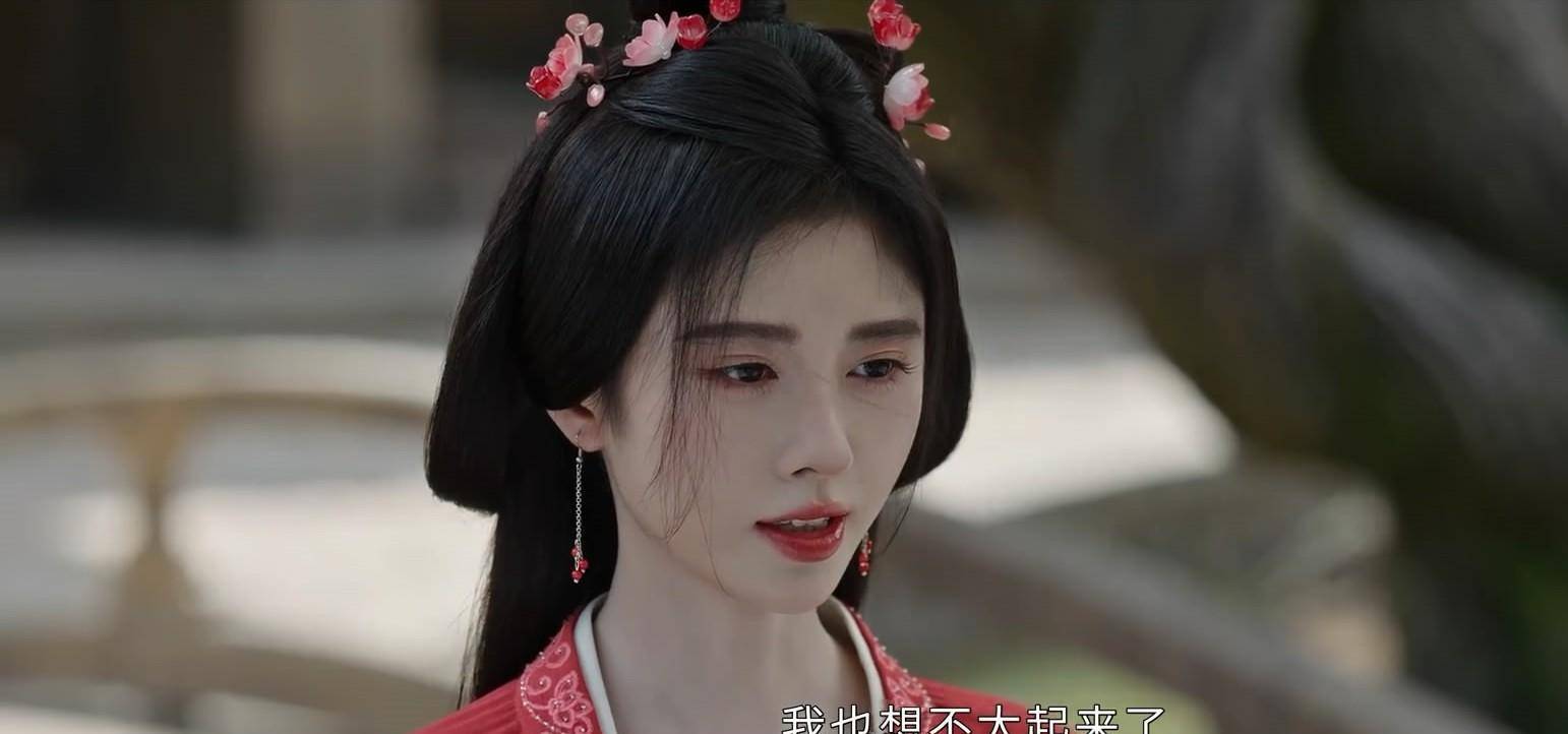 杨采薇原本是一个坚韧不拔,生机勃勃的女性角色,可在鞠婧祎的塑造下