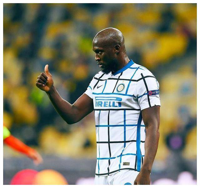 缩水7000万欧,豪门抛弃,球迷唏嘘哀叹_卢卡库_身价_巅峰