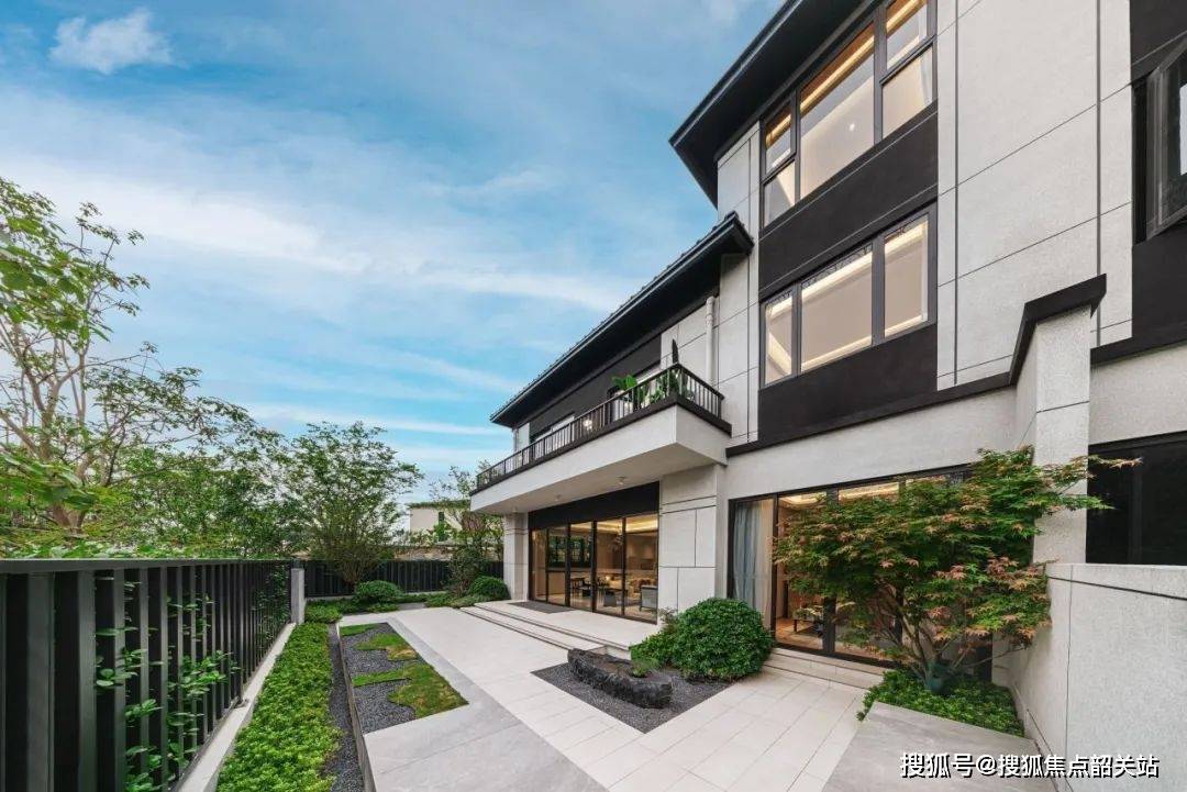 叠溪花园别墅售楼处电话4009908525转333