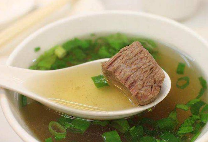 很多人炖牛羊肉汤都放这2味料大厨大错特错难怪那么难吃