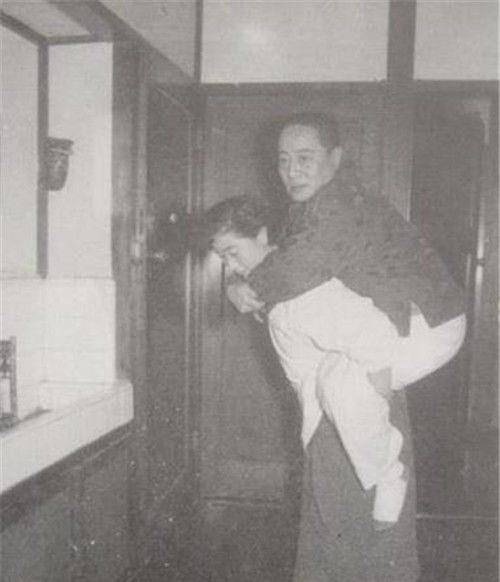 原创丈夫心疼妻子太累找个12岁姑娘当丫环不料丫环却怀上丈夫孩子