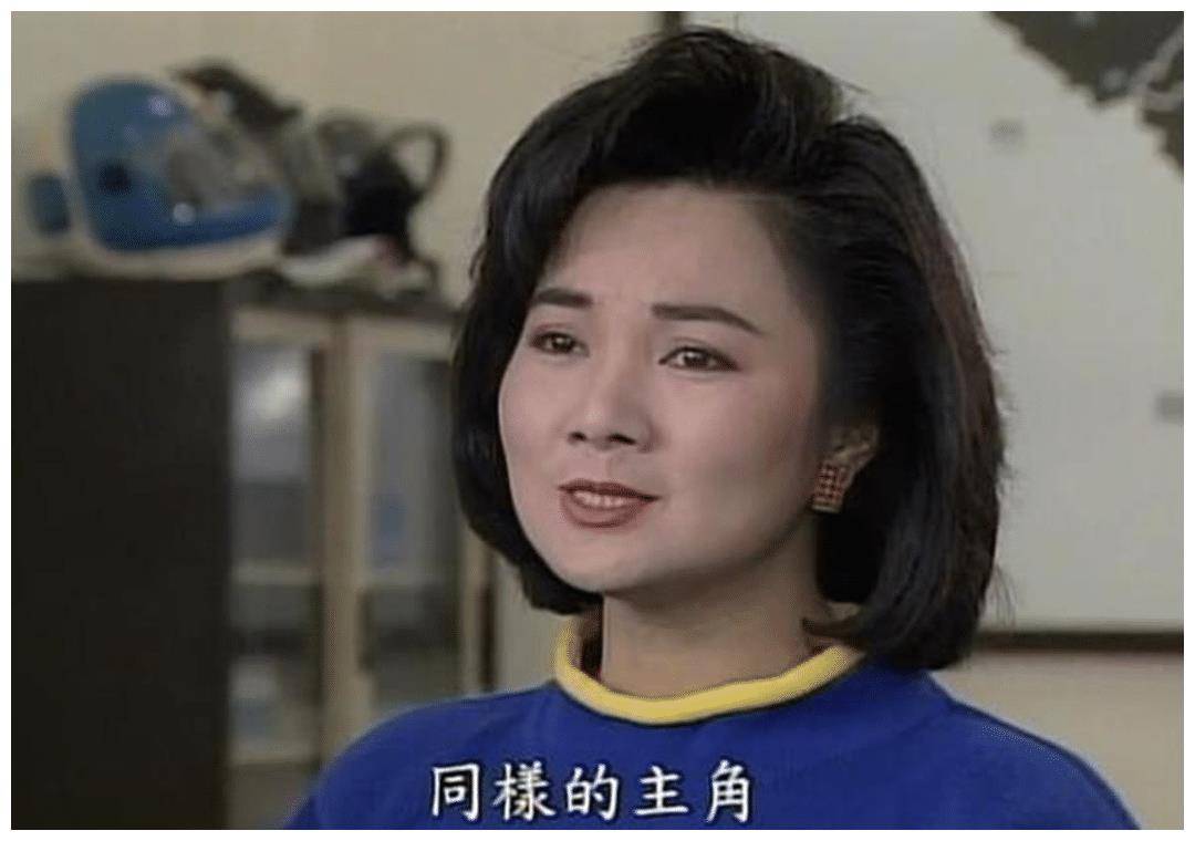 现实中的白冰冰的经历却是非常坎坷的,她起初以歌手身份出道,在公司的