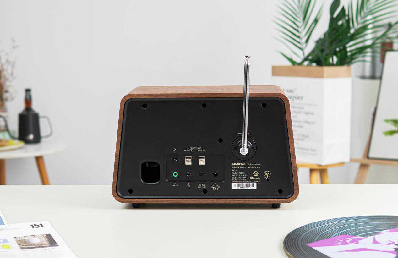 始于初心山进masterr1台式收音机音箱评测走心不走肾