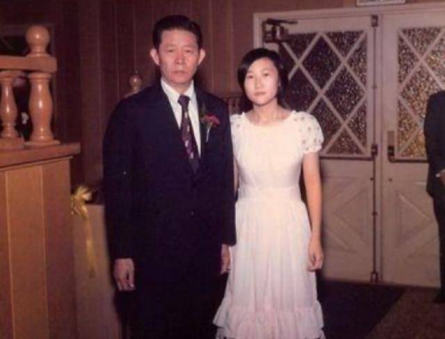 丈夫成为台湾首富,50岁的杨娇却带3千元赴美打工,分居至死_王永庆