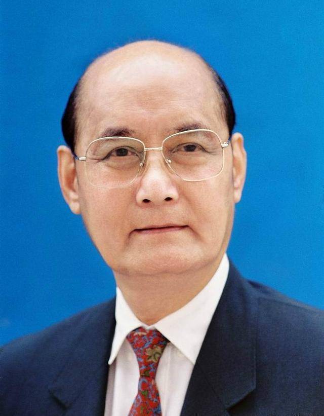 原创名角关正明在天津嗓音哑了哭着下场也曾在文革改样板戏唱腔挨打