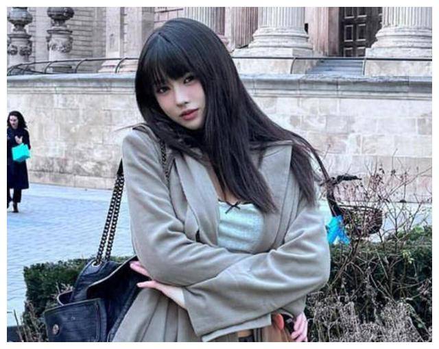 被汪峰女儿留学照惊艳到了18岁身材抢镜一双漫画腿太吸睛