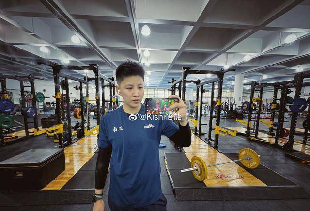 中国排球名将张磊成功转型加入u18女排国家队教练组