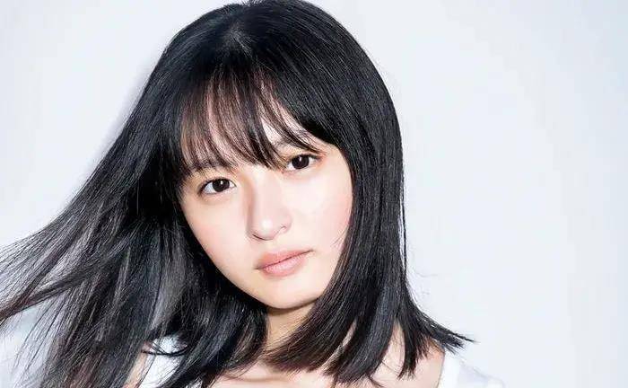 第9名:堀未央奈(乃木坂46)1216票第8名:渡边理佐(欅坂46)1223票第7名